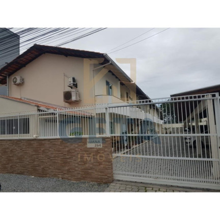 Casa com 2 Quartos à Venda, 68 m² em Centro - Camboriú