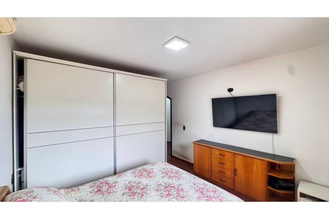 Imagem Casa com 5 Quartos à Venda, 303 m² em Jardim Virginia Bianca - São Paulo Imagem Casa com 5 Quartos à Venda, 303 m² em Jardim Virginia Bianca - São Paulo