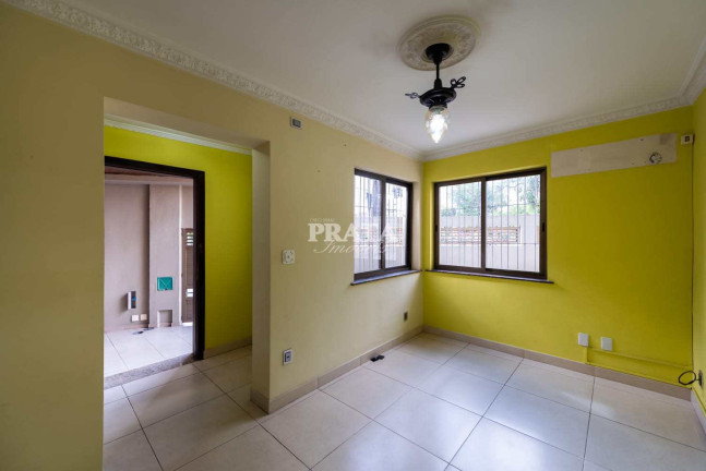 Casa com 3 Quartos para Alugar, 177 m² em Embaré - Santos