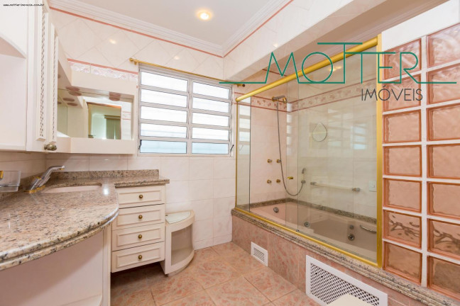 Imagem Casa com 3 Quartos à Venda, 159 m² em Novo Mundo - Curitiba