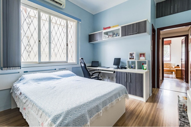 Imagem Casa com 2 Quartos à Venda, 250 m² em Vila Ipiranga - Porto Alegre Imagem Casa com 2 Quartos à Venda, 250 m² em Vila Ipiranga - Porto Alegre