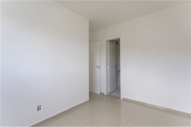 Imagem Apartamento com 2 Quartos à Venda, 71 m² em Jardim Planalto - Porto Alegre