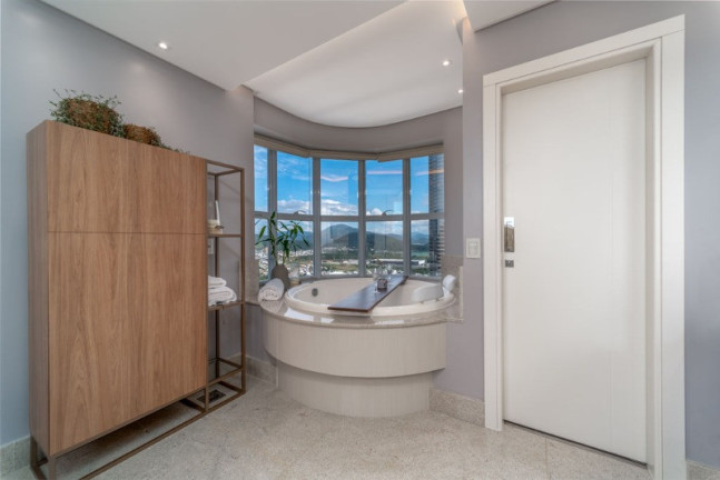 Imagem Apartamento com 4 Quartos à Venda, 237 m² em Centro - Balneário Camboriú Imagem Apartamento com 4 Quartos à Venda, 237 m² em Centro - Balneário Camboriú