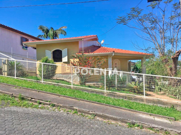 Casa com 3 Quartos à Venda, 179 m² em Mina Do Mato - Criciúma