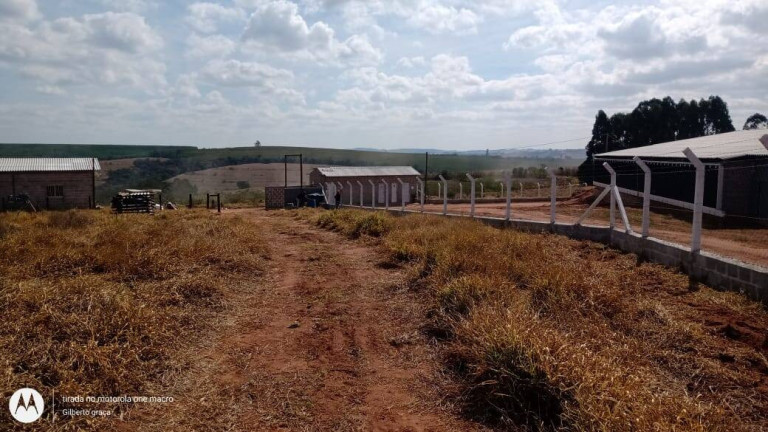 Imagem Chácara com 3 Quartos à Venda, 774 m² em Zona Rural - Alambari Imagem Chácara com 3 Quartos à Venda, 774 m² em Zona Rural - Alambari