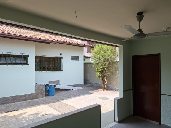 Imagem Casa com 2 Quartos à Venda, 360 m² em Piratininga - Niterói