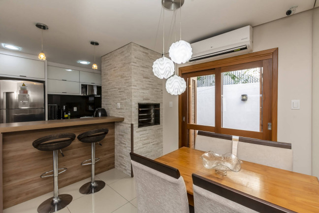 Imagem Casa com 2 Quartos à Venda, 245 m² em Lomba Do Pinheiro - Porto Alegre