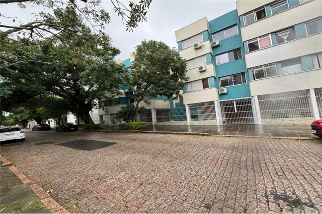 Imagem Imóvel com 1 Quarto à Venda, em Azenha - Porto Alegre Imagem Imóvel com 1 Quarto à Venda, em Azenha - Porto Alegre