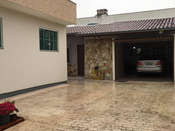 Imagem Casa com 4 Quartos à Venda, 300 m² em Centro - Balneário Camboriú Imagem Casa com 4 Quartos à Venda, 300 m² em Centro - Balneário Camboriú