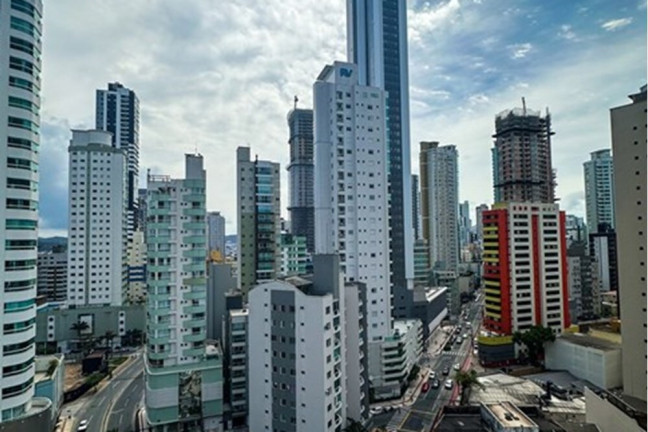Imagem Imóvel com 3 Quartos à Venda, 136 m² em Centro - Balneário Camboriú Imagem Imóvel com 3 Quartos à Venda, 136 m² em Centro - Balneário Camboriú