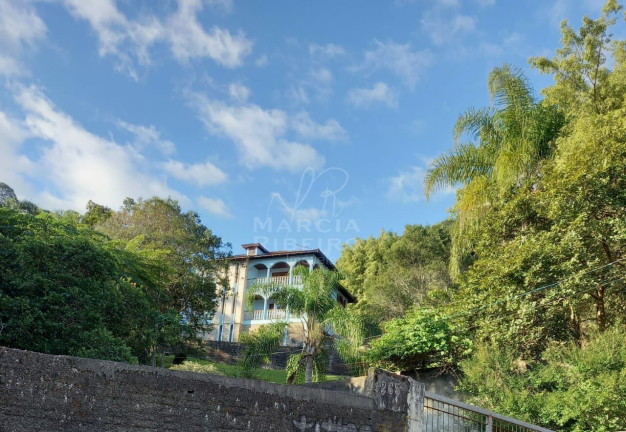 Imagem Casa com 6 Quartos à Venda, 353 m² em Itacorubi - Florianópolis Imagem Casa com 6 Quartos à Venda, 353 m² em Itacorubi - Florianópolis