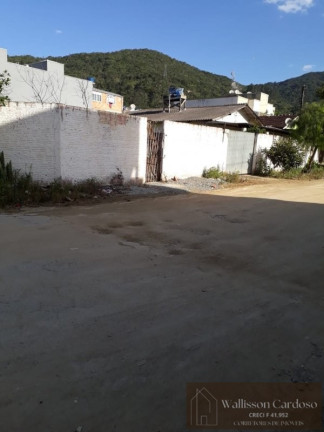 Imagem Casa com 3 Quartos à Venda, 460 m² em Cedro - Camboriú Imagem Casa com 3 Quartos à Venda, 460 m² em Cedro - Camboriú