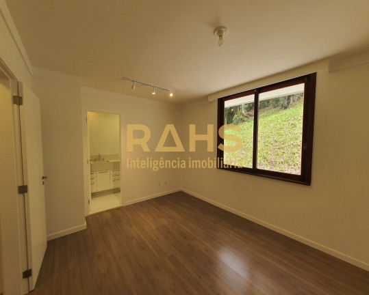 Imagem Casa com 3 Quartos à Venda, 300 m² em América - Joinville