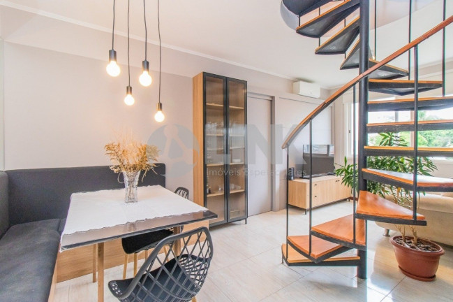Imagem Imóvel com 2 Quartos à Venda, 113 m² em Santana - Porto Alegre Imagem Imóvel com 2 Quartos à Venda, 113 m² em Santana - Porto Alegre