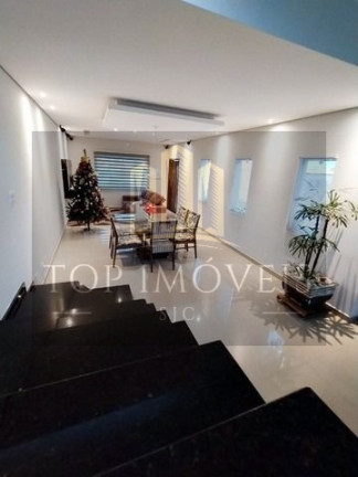 Sobrado com 3 Quartos à Venda, 250 m² em Villa Branca - Jacareí