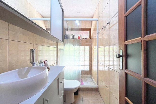 Imagem Casa de Condomínio com 4 Quartos à Venda, 220 m² Imagem Casa de Condomínio com 4 Quartos à Venda, 220 m²