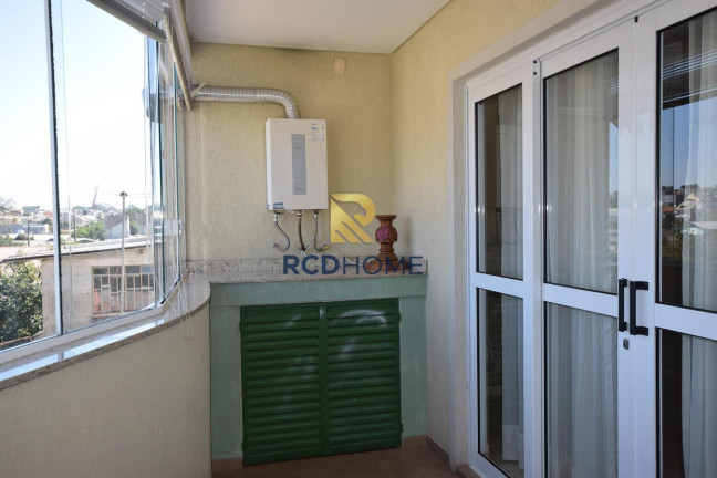 Imagem Casa com 4 Quartos à Venda, 199 m² em Uberaba - Curitiba
