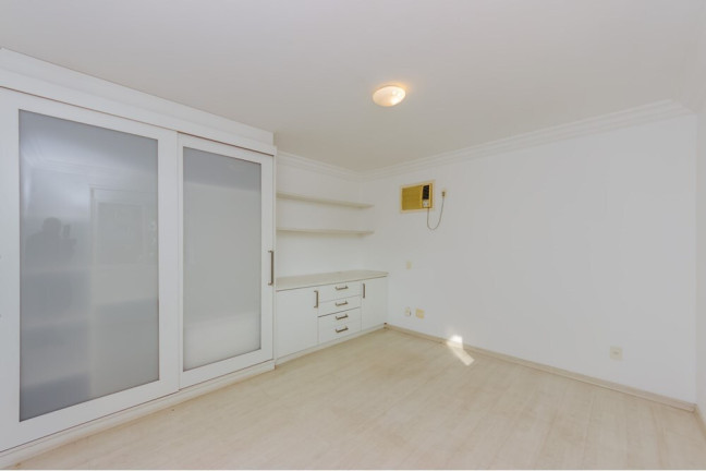 Imagem Casa de Condomínio com 4 Quartos à Venda, 276 m² em Interlagos - São Paulo Imagem Casa de Condomínio com 4 Quartos à Venda, 276 m² em Interlagos - São Paulo