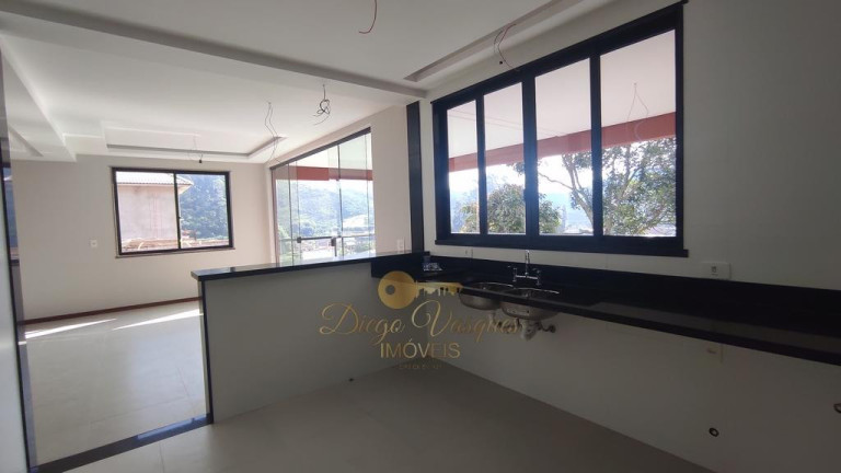 Imagem Casa com 3 Quartos à Venda, 300 m² em Vargem Grande - Teresópolis Imagem Casa com 3 Quartos à Venda, 300 m² em Vargem Grande - Teresópolis