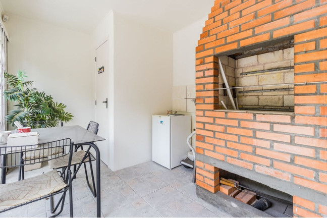 Imagem Casa com 2 Quartos à Venda, 250 m² em Vila Ipiranga - Porto Alegre Imagem Casa com 2 Quartos à Venda, 250 m² em Vila Ipiranga - Porto Alegre