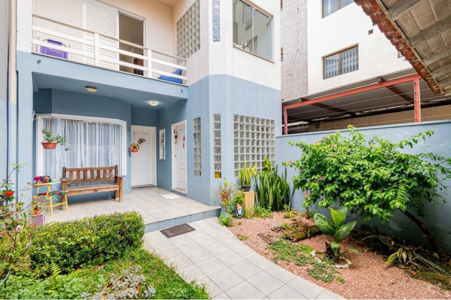 Imagem Casa com 3 Quartos à Venda, 255 m² em Petrópolis - Porto Alegre Imagem Casa com 3 Quartos à Venda, 255 m² em Petrópolis - Porto Alegre