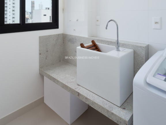 Imagem Imóvel com 3 Quartos à Venda, 122 m² em Centro - Balneário Camboriú Imagem Imóvel com 3 Quartos à Venda, 122 m² em Centro - Balneário Camboriú