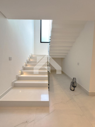 Imagem Casa de Condomínio com 5 Quartos à Venda, 548 m² em Alphaville - Barueri Imagem Casa de Condomínio com 5 Quartos à Venda, 548 m² em Alphaville - Barueri
