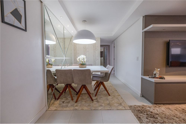 Imagem Imóvel com 2 Quartos à Venda, em Estreito - Florianópolis Imagem Imóvel com 2 Quartos à Venda, em Estreito - Florianópolis