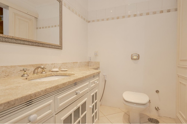 Imagem Apartamento com 4 Quartos à Venda, 191 m² em Mont Serrat - Porto Alegre Imagem Apartamento com 4 Quartos à Venda, 191 m² em Mont Serrat - Porto Alegre