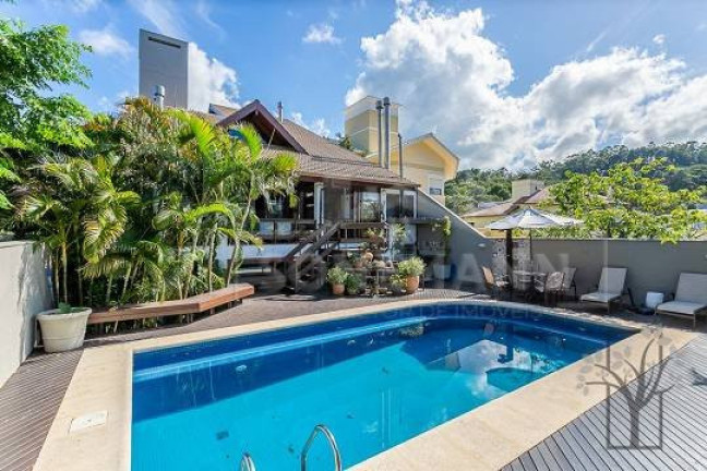 Casa com 4 Quartos à Venda, 530 m² em João Paulo - Florianópolis