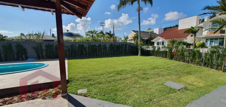 Imagem Imóvel com 3 Quartos à Venda, 270 m²