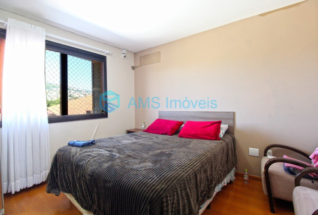 Imagem Casa com 3 Quartos à Venda, 179 m² em Cristal - Porto Alegre Imagem Casa com 3 Quartos à Venda, 179 m² em Cristal - Porto Alegre