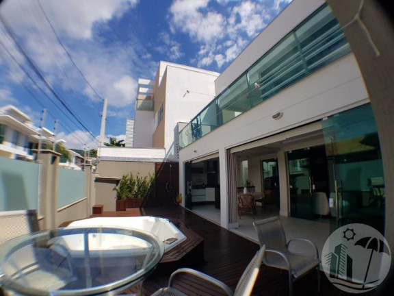 Casa com 3 Quartos à Venda, 300 m² em Nações - Balneário Camboriú