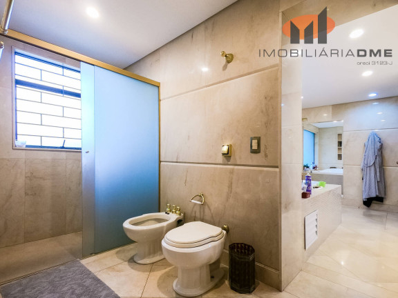 Imagem Casa com 8 Quartos à Venda, 700 m² em Jardim Social - Curitiba Imagem Casa com 8 Quartos à Venda, 700 m² em Jardim Social - Curitiba