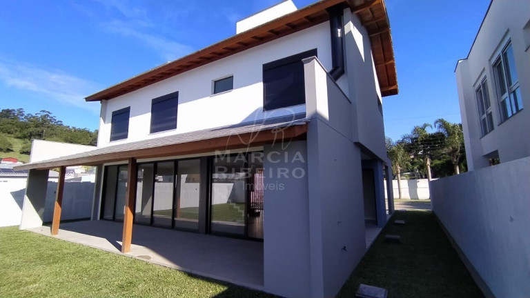 Imagem Casa com 4 Quartos à Venda, 230 m² em Cachoeira Do Bom Jesus - Florianópolis Imagem Casa com 4 Quartos à Venda, 230 m² em Cachoeira Do Bom Jesus - Florianópolis