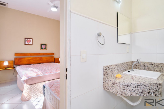 Imagem Casa com 3 Quartos à Venda, 21.800 m² em Centro - Ubatuba