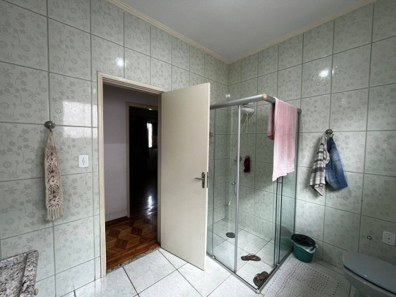 Imagem Casa com 4 Quartos à Venda, 242 m² em Centro - Botucatu