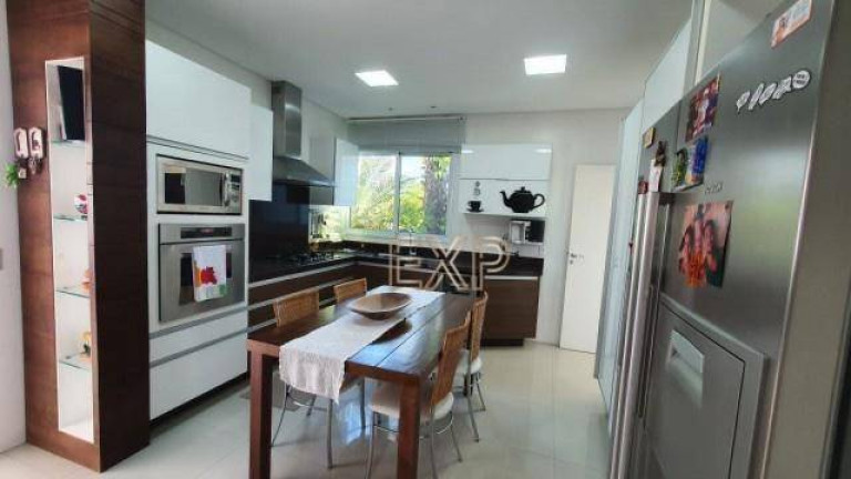 Imagem Casa com 4 Quartos à Venda, 400 m² em Córrego Grande - Florianópolis Imagem Casa com 4 Quartos à Venda, 400 m² em Córrego Grande - Florianópolis