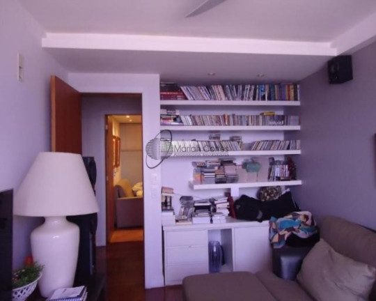 Imagem Imóvel com 4 Quartos à Venda, 160 m² em Icaraí - Niterói Imagem Imóvel com 4 Quartos à Venda, 160 m² em Icaraí - Niterói