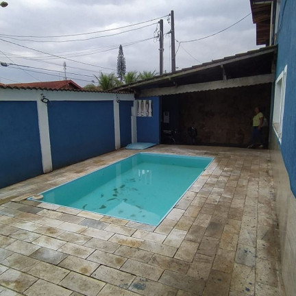 Sobrado com 4 Quartos à Venda, 300 m² em Vila Mirim - Praia Grande