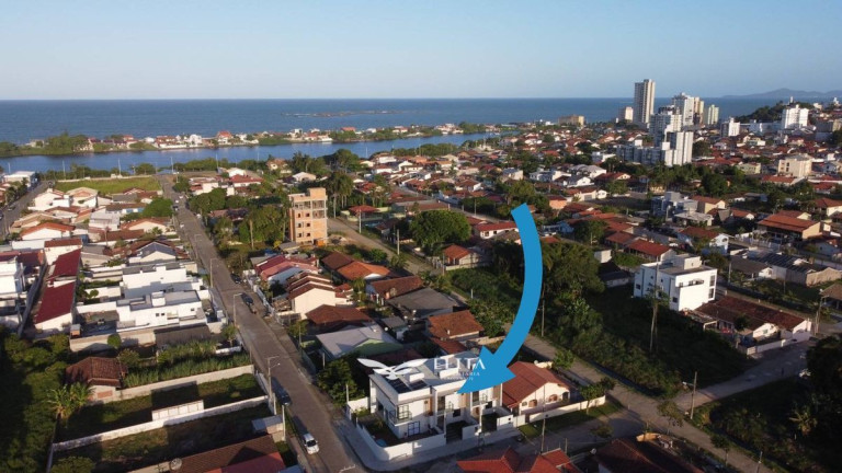 Sobrado com 3 Quartos à Venda, 116 m² em Centro - Barra Velha