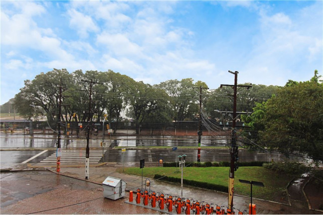 Imagem Imóvel com 1 Quarto à Venda, em Centro Histórico - Porto Alegre Imagem Imóvel com 1 Quarto à Venda, em Centro Histórico - Porto Alegre