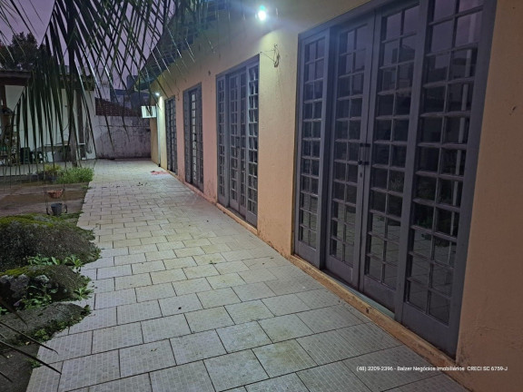 Imagem Casa com 4 Quartos à Venda, 148 m² em Itacorubi - Florianópolis Imagem Casa com 4 Quartos à Venda, 148 m² em Itacorubi - Florianópolis