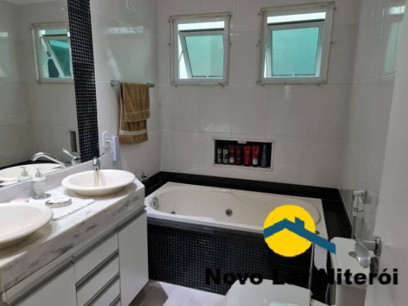 Imagem Casa com 3 Quartos à Venda, 250 m² em Camboinhas - Niterói Imagem Casa com 3 Quartos à Venda, 250 m² em Camboinhas - Niterói