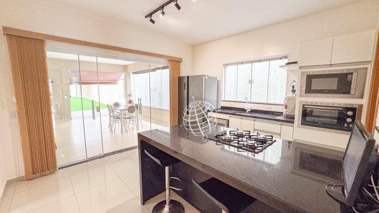 Imagem Casa com 5 Quartos à Venda, 320 m² em Jardim Dos Pinheiros - Atibaia Imagem Casa com 5 Quartos à Venda, 320 m² em Jardim Dos Pinheiros - Atibaia