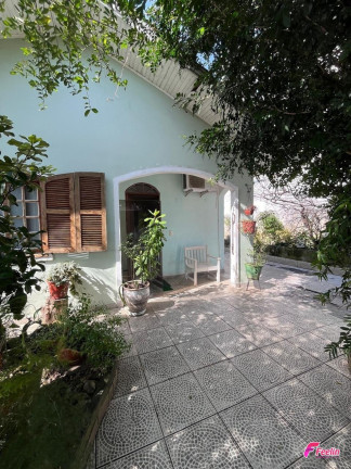 Imagem Casa com 4 Quartos à Venda, 148 m² em Trindade - Florianópolis Imagem Casa com 4 Quartos à Venda, 148 m² em Trindade - Florianópolis