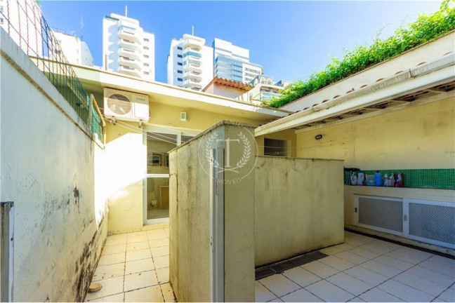 Imagem Casa com 3 Quartos à Venda, 168 m² em Vila Nova Conceição - São Paulo Imagem Casa com 3 Quartos à Venda, 168 m² em Vila Nova Conceição - São Paulo