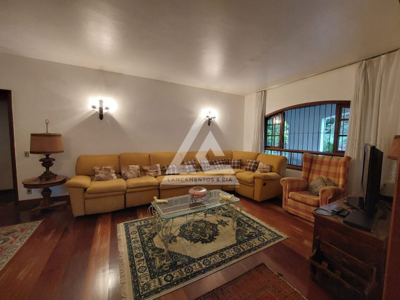 Imagem Casa com 8 Quartos à Venda, 500 m² em Pessegueiros - Teresópolis Imagem Casa com 8 Quartos à Venda, 500 m² em Pessegueiros - Teresópolis