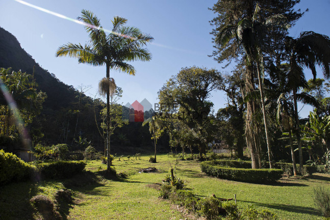 Terreno à Venda, 400 m² em Granja Guarani - Teresópolis