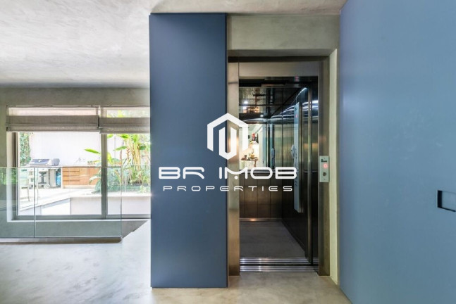 Imagem Casa com 3 Quartos à Venda, 628 m² em Alto De Pinheiros - São Paulo